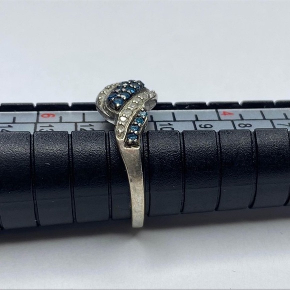 Bradford Exchange White Blue Diamond Ring Size Five - Picture 7 of 8
